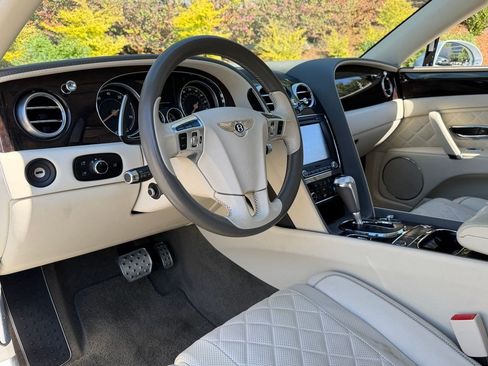 Certified 2018 Bentley Flying Spur V8 AWD/4WD image 5