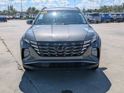 Used 2022 Hyundai Tucson SEL w/ Convenience + Premium Package FWD image 2