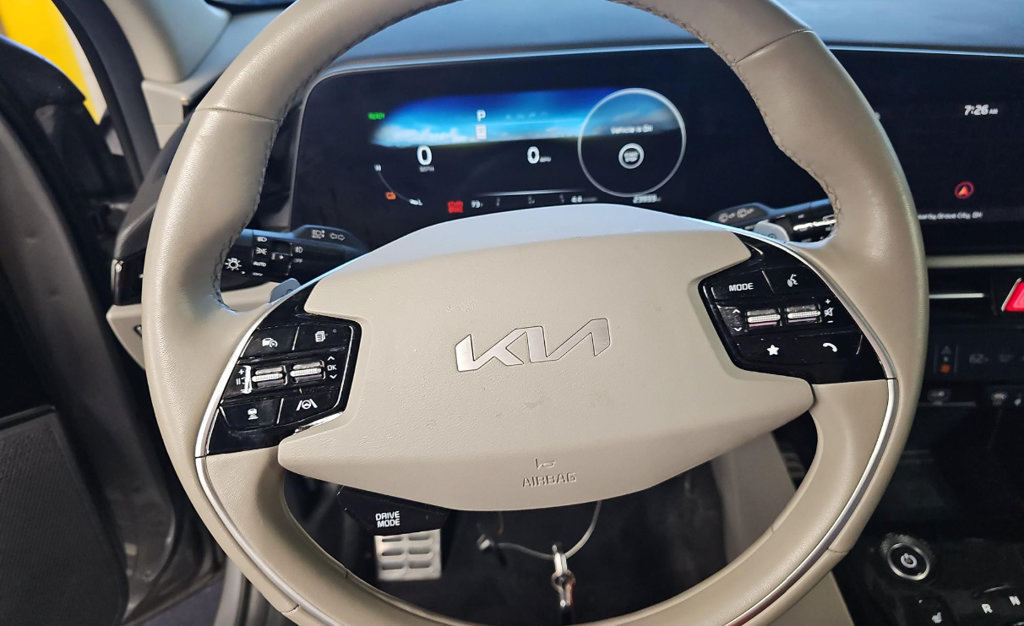Certified 2024 Kia Niro Wave w/ Wave Preserve Package FWD image 12