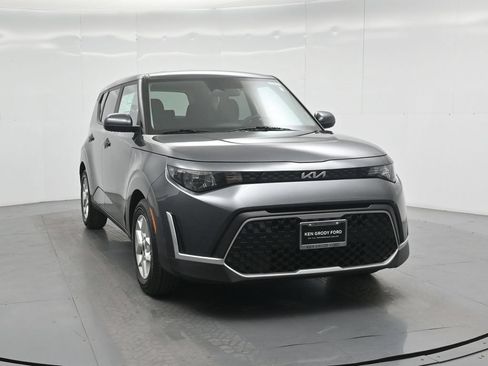 Used 2023 Kia Soul LX w/ Option Group 015 FWD image 54
