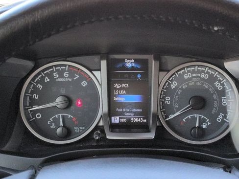 Used 2022 Toyota Tacoma SR5 w/ Technology Package RWD image 23