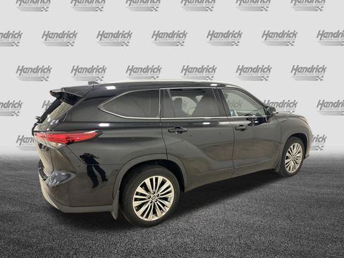 Used 2022 Toyota Highlander Platinum AWD/4WD image 10