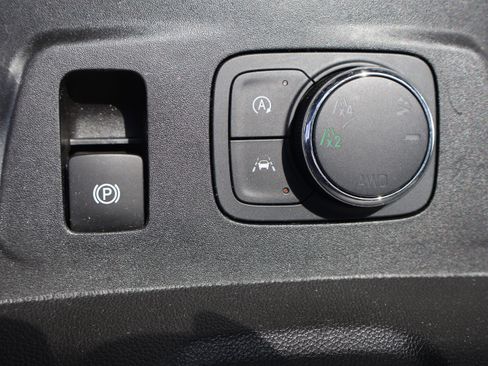 Used 2023 Chevrolet Traverse Premier w/ Redline Edition AWD/4WD image 39