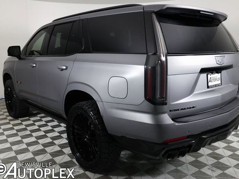 Used 2026 Cadillac Escalade V w/ LPO, Onyx Lite Package image 7