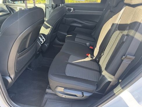 Certified 2025 Kia Sorento LX image 12