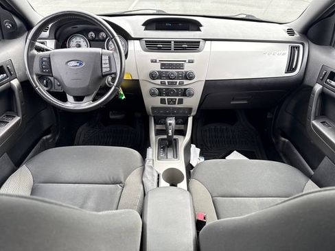 Used 2010 Ford Focus SES FWD image 18