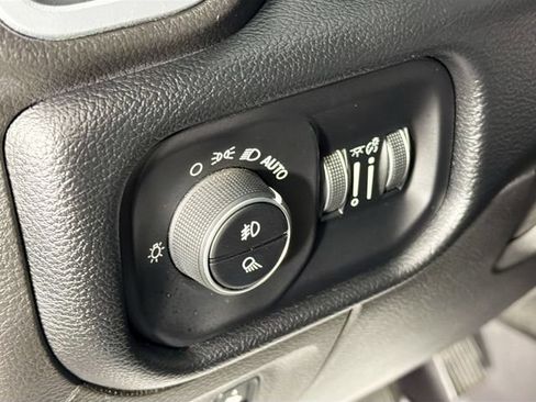 Used 2019 RAM 1500 Big Horn AWD/4WD image 10