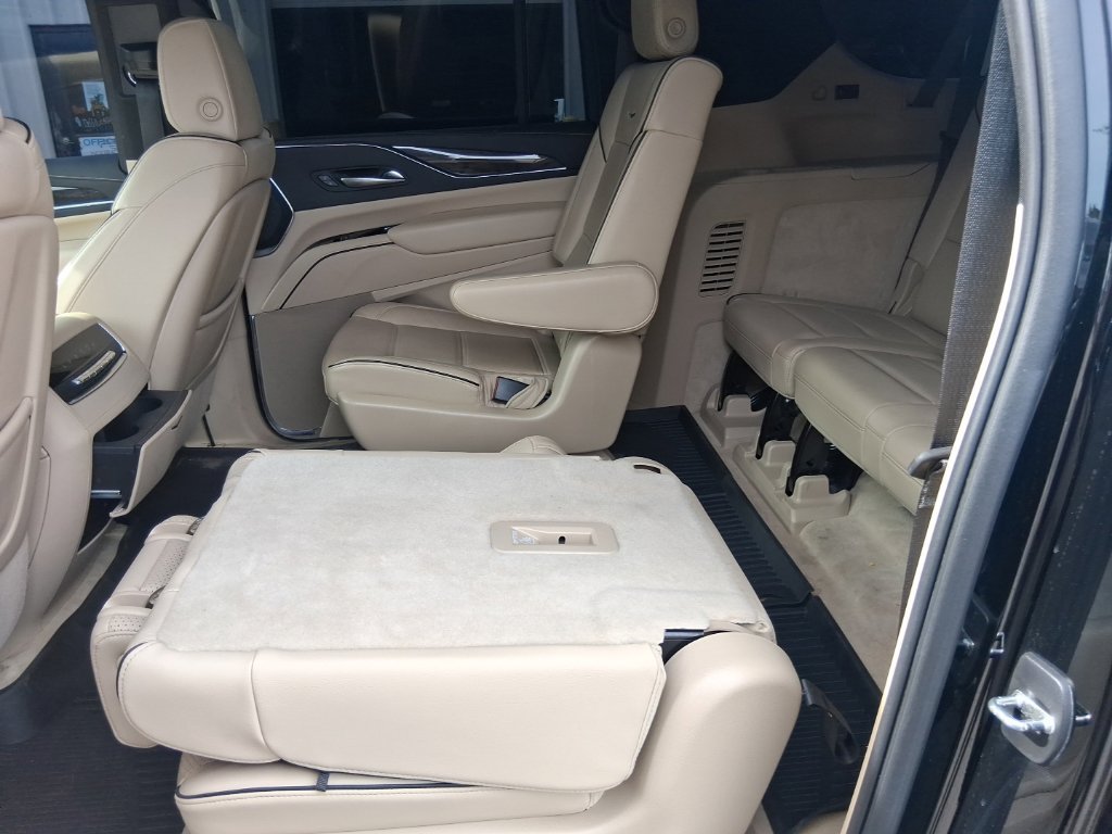 Used 2023 Cadillac Escalade ESV Premium Luxury AWD/4WD image 18