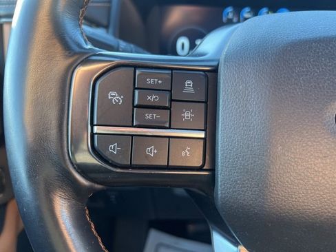 Certified 2022 Ford Expedition Platinum image 11