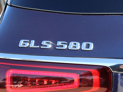 Used 2021 Mercedes-Benz GLS 580 4MATIC image 11