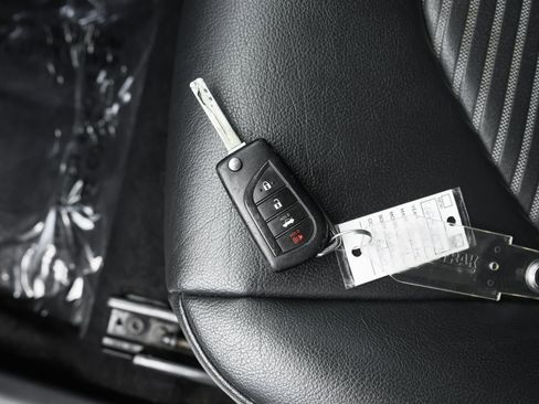 Used 2021 Toyota Camry SE image 43