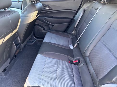 Used 2025 Chevrolet Trax LT w/ Driver Confidence Package FWD image 16