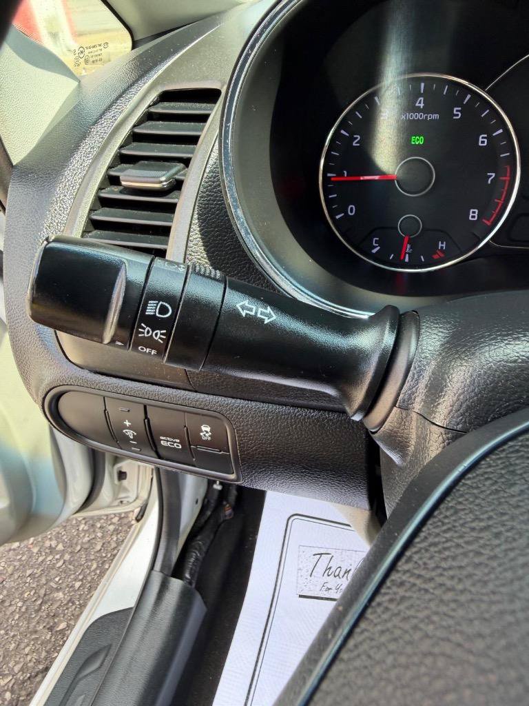 Used 2016 Kia Forte LX FWD image 25