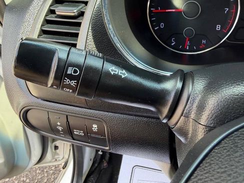 Used 2016 Kia Forte LX FWD image 25