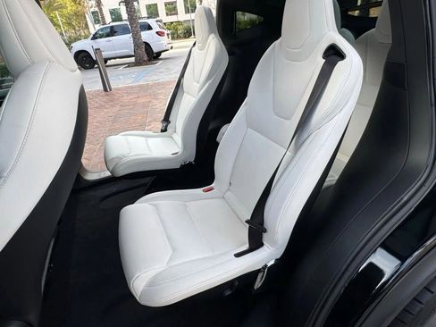 Used 2021 Tesla Model X Long Range image 17