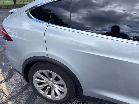 Used 2016 Tesla Model X 75D AWD/4WD image 7
