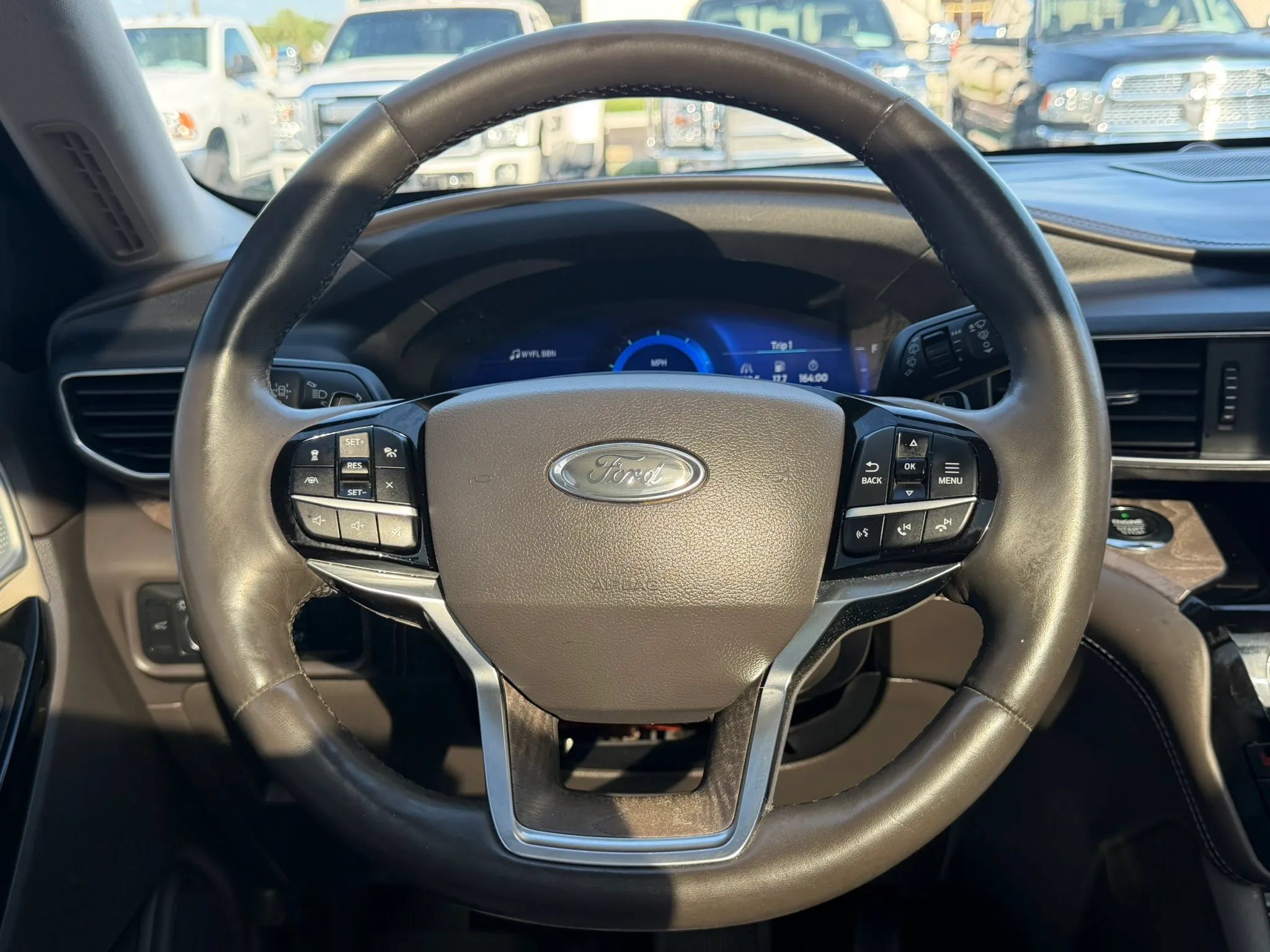 Used 2021 Ford Explorer Platinum w/ Equipment Group 601A AWD/4WD image 38