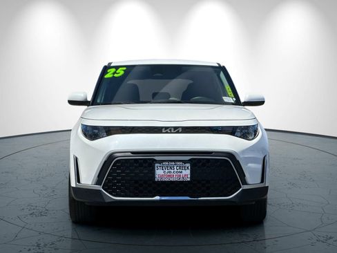 Used 2025 Kia Soul LX w/ LX Technology Package FWD image 9