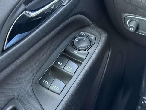 Used 2024 Chevrolet Equinox RS FWD image 18