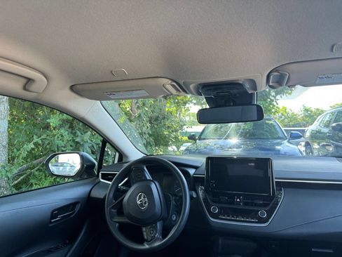 Used 2023 Toyota Corolla LE FWD image 32