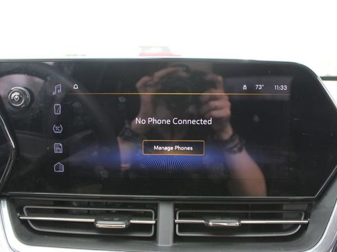 Used 2025 Chevrolet Trax LT image 44