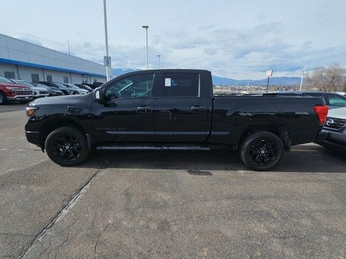 Used 2019 Nissan Titan SV w/ SV Convenience Package image 8