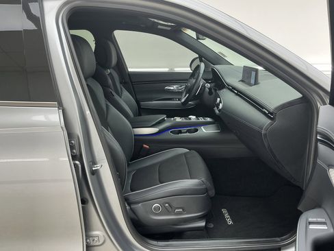 Used 2023 Genesis GV70 2.5T w/ Sport Prestige Package image 26