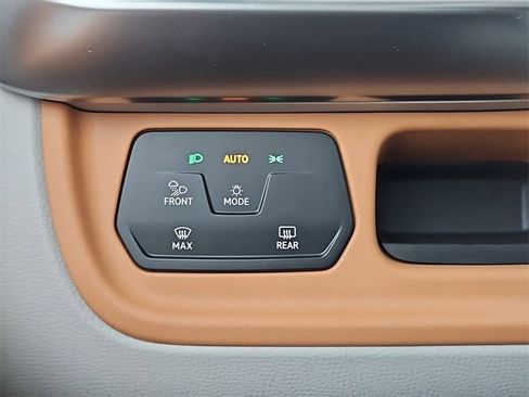 New 2025 Volkswagen ID. Buzz 1st Edition image 10