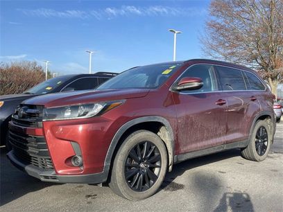 Used 2019 Toyota Highlander SE