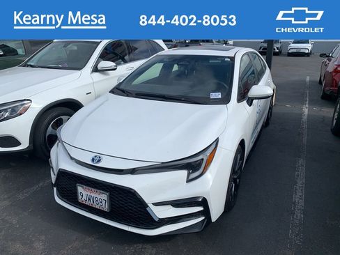 Used 2024 Toyota Corolla SE w/ SE Package FWD image 1
