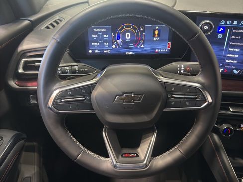 Used 2024 Chevrolet Traverse Z71 image 23