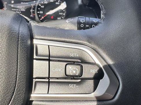 Used 2023 Jeep Compass Latitude AWD/4WD image 19