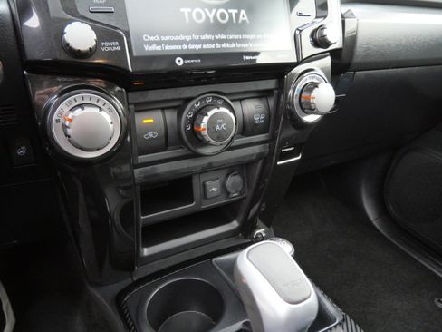 Certified 2023 Toyota 4Runner TRD Off-Road Premium w/ Off Road Premium Plus Package AWD/4WD image 23