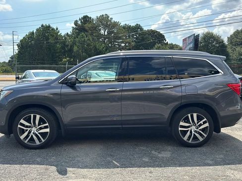 Used 2017 Honda Pilot Touring image 6