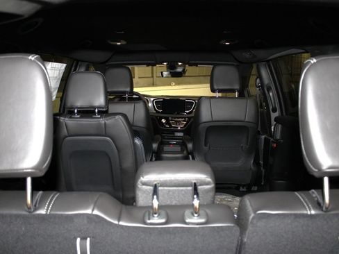 New 2026 Chrysler Voyager LX FWD image 30