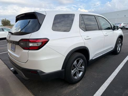 Used 2023 Honda Pilot EX-L image 4