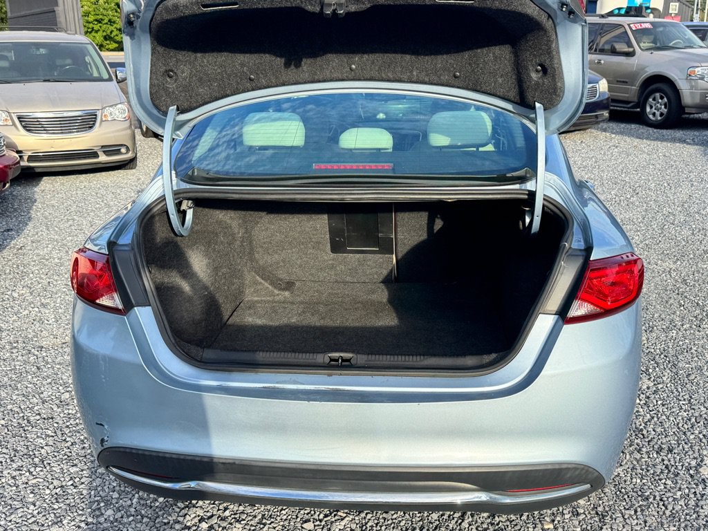 Used 2015 Chrysler 200 Limited FWD image 8