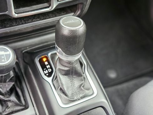 Used 2022 Jeep Gladiator Sport image 24