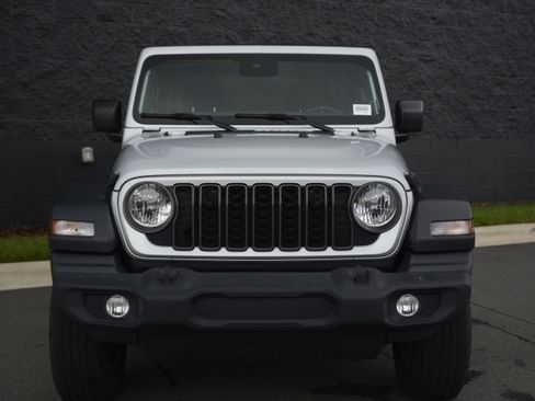 Used 2024 Jeep Wrangler Unlimited Sport AWD/4WD image 10