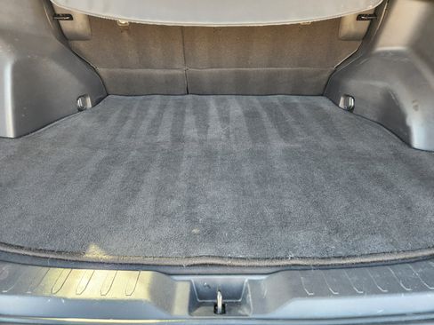 Used 2020 Toyota RAV4 XLE Premium image 31