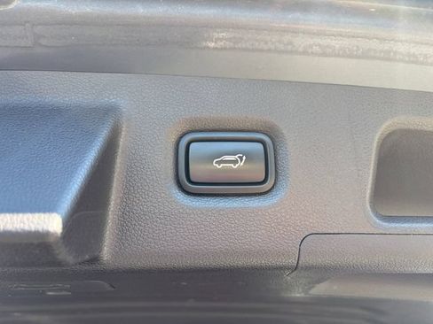 Used 2019 Hyundai Santa Fe FWD image 17