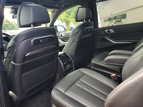 Certified 2025 BMW X7 M60i AWD/4WD image 34