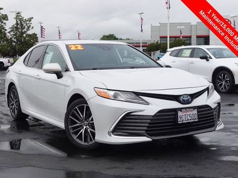 Certified 2022 Toyota Camry XLE FWD image 2