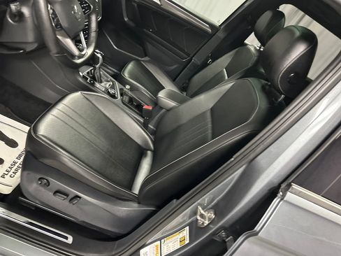 Used 2022 Volkswagen Tiguan SE R-Line image 10