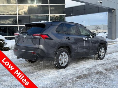 Used 2019 Toyota RAV4 LE image 3