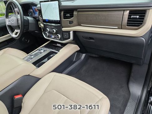 Used 2024 Ford Expedition Limited AWD/4WD image 19