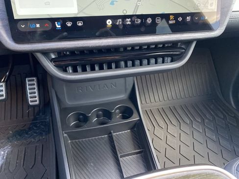 Used 2023 Rivian R1S Adventure AWD/4WD image 23