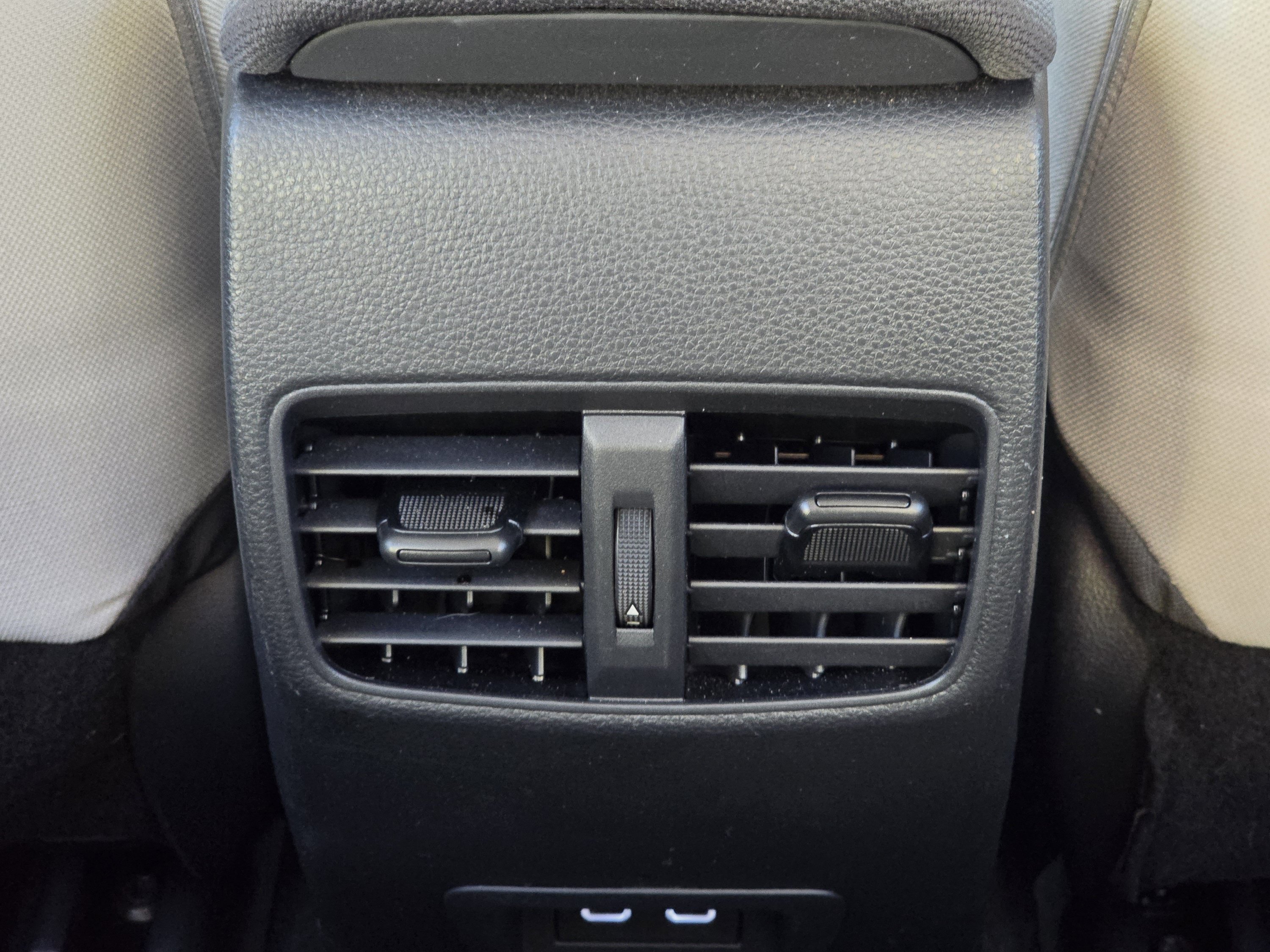 Certified 2024 Toyota Corolla Cross LE AWD/4WD image 31