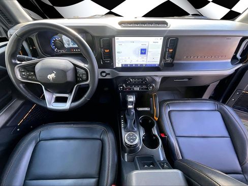 Used 2023 Ford Bronco Badlands image 15