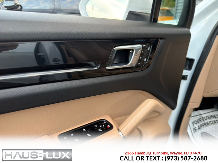 Used 2023 Porsche Cayenne w/ Assistance Package AWD/4WD image 6